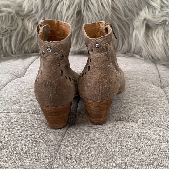 Corso Como ankle bootie taupe suede size 6 1/2M - Picture 9 of 13